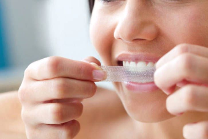 ”Hemmablekning” är det enklaste alternativet för att bleka tänderna